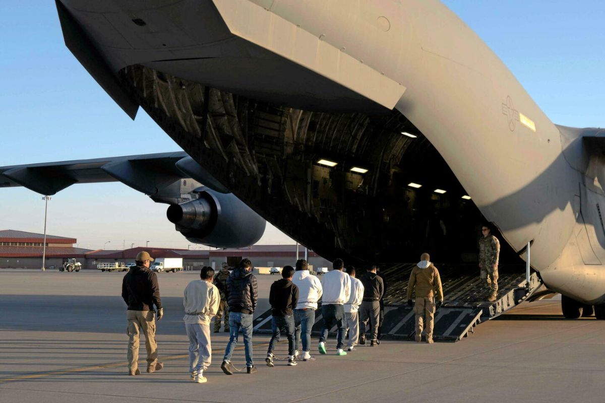administration Donald Trump avions expulser immigrés