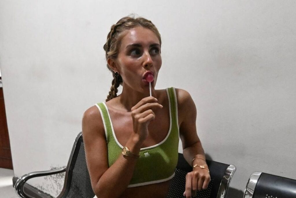 Une actrice britannique de films pour adultes arrêtée à Bali risque l'expulsion