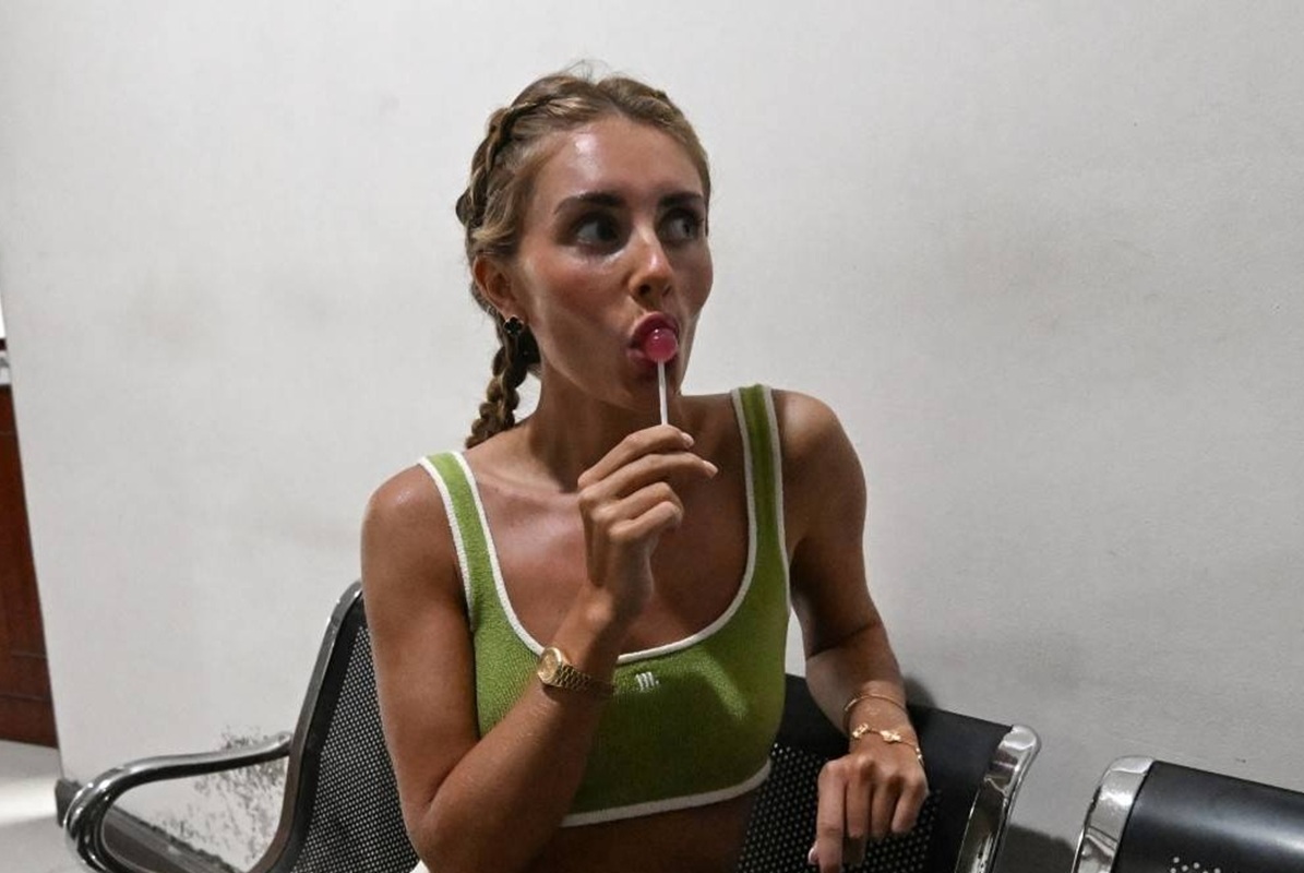 Une actrice britannique de films pour adultes arrêtée à Bali risque l'expulsion