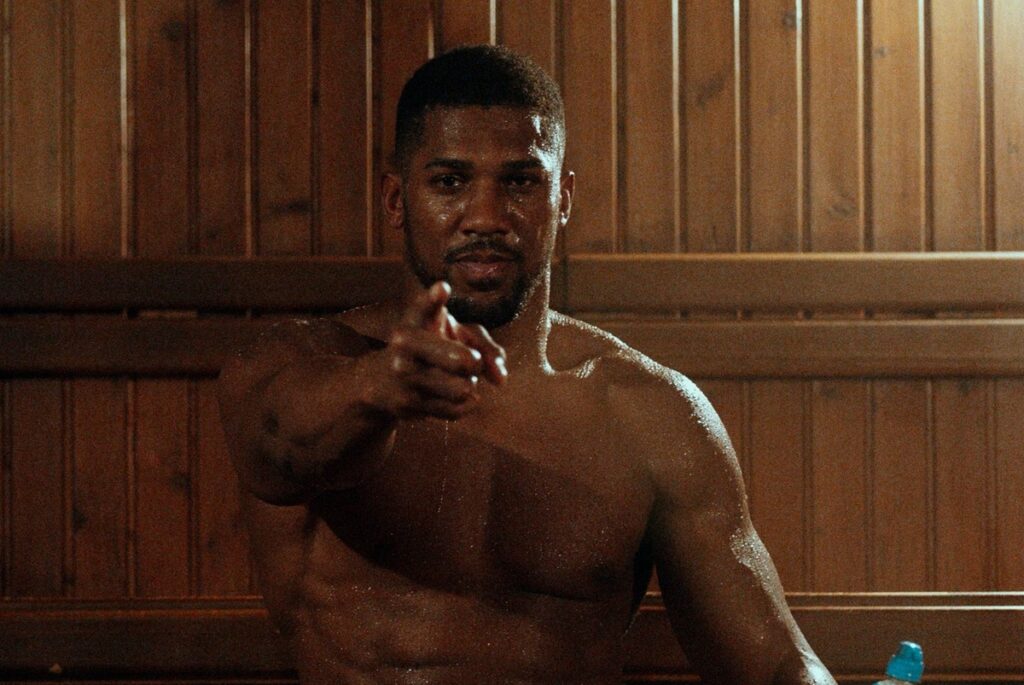 Anthony Joshua le chauffeur du boxeur inculpé après l'accident mortel