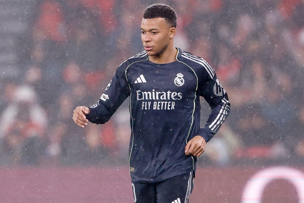 « Tête de b... », Kylian Mbappé a dérapé contre un arbitre ! Kylian Mbappé Real Madrid Man City