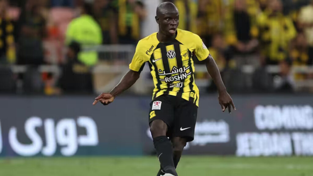 Foot : Pas de transfert pour N'Golo Kanté, Fenerbahçe accuse Al-Ittihad