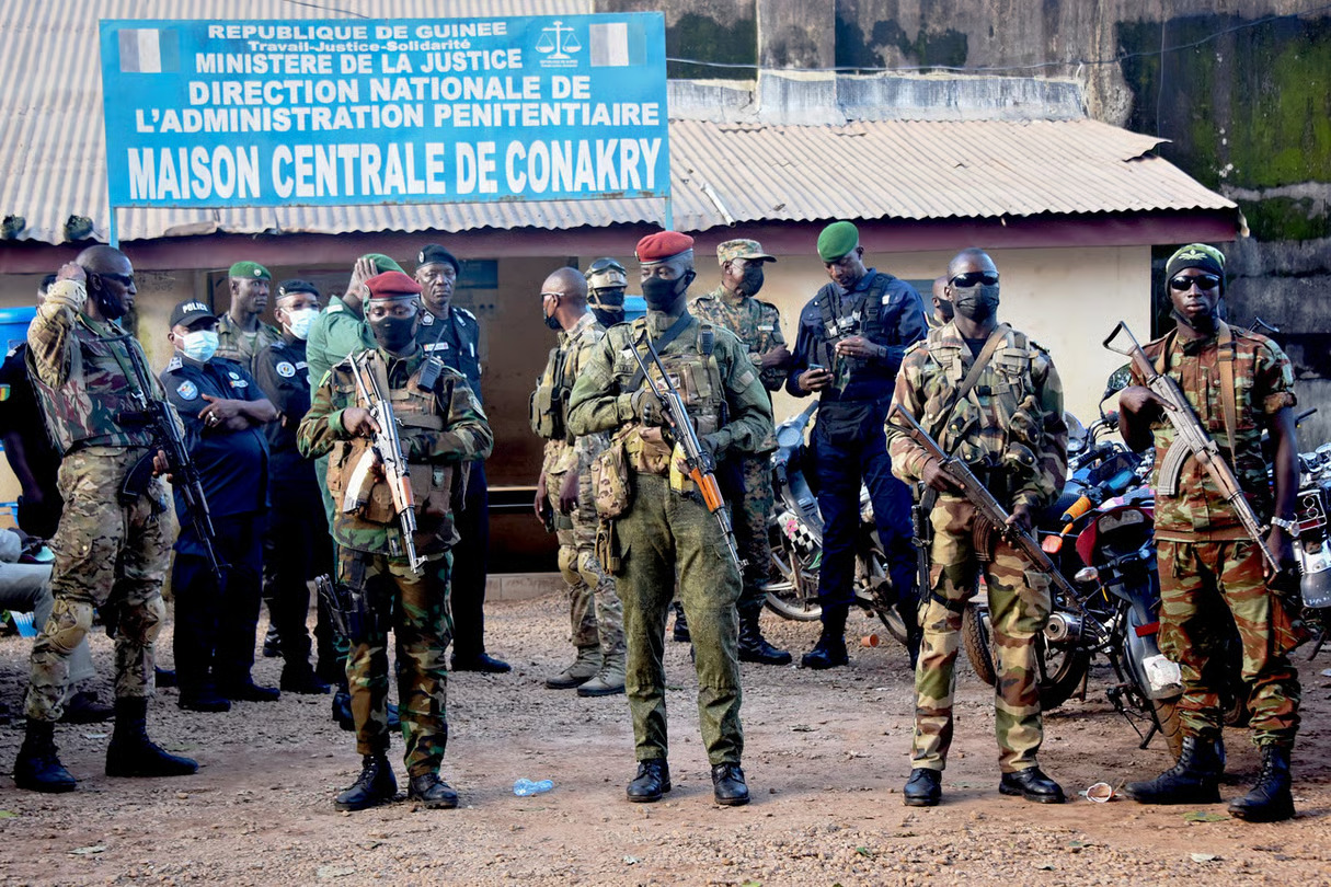 Guinée : tirs nourris et accès bloqués près de la prison centrale de Conakry