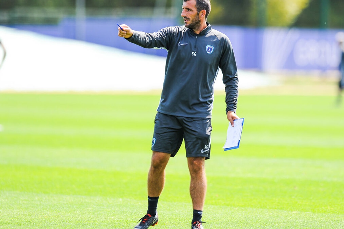 Le Paris FC officialise le départ de son entraîneur Stéphane Gilli, voici son successeur