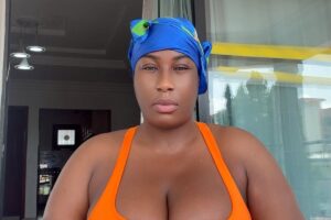 Maa Bio auditionnée pour conduite imprudente, les autorités découvrent qu’elle n’a pas de permis ; voici ce qu’elle risque réellement