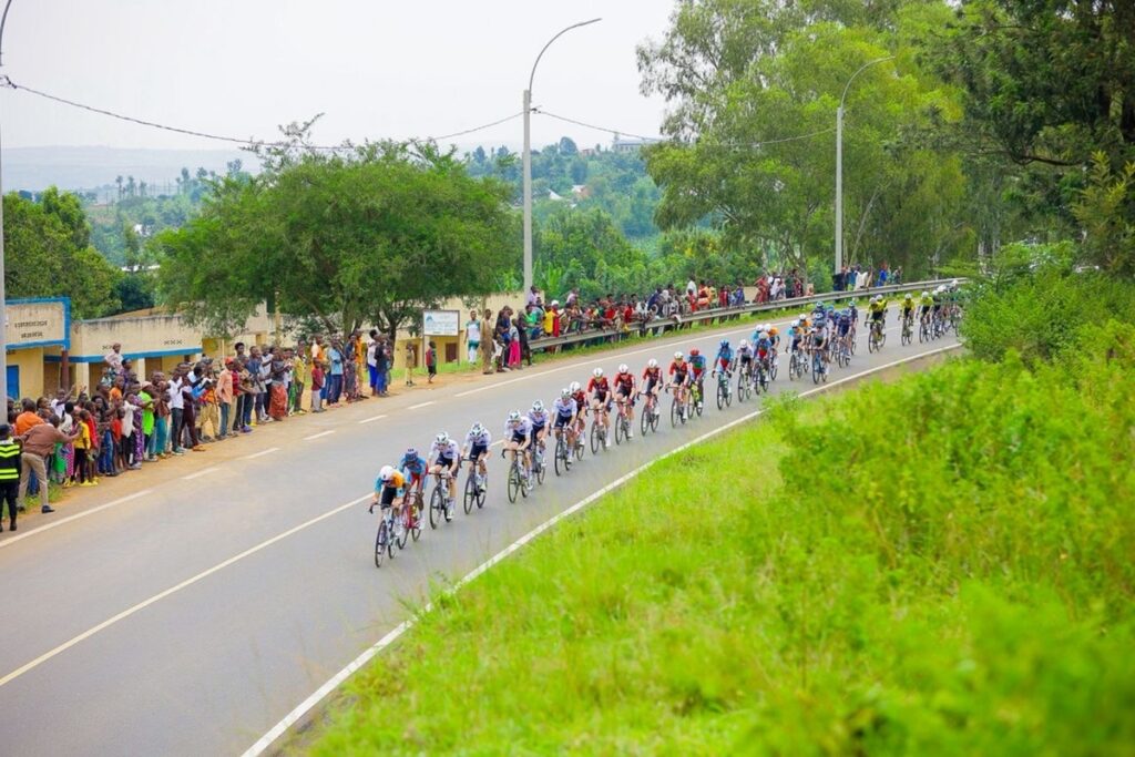 Tour du Rwanda deux spectateurs tués par la sortie de route d'un véhicule