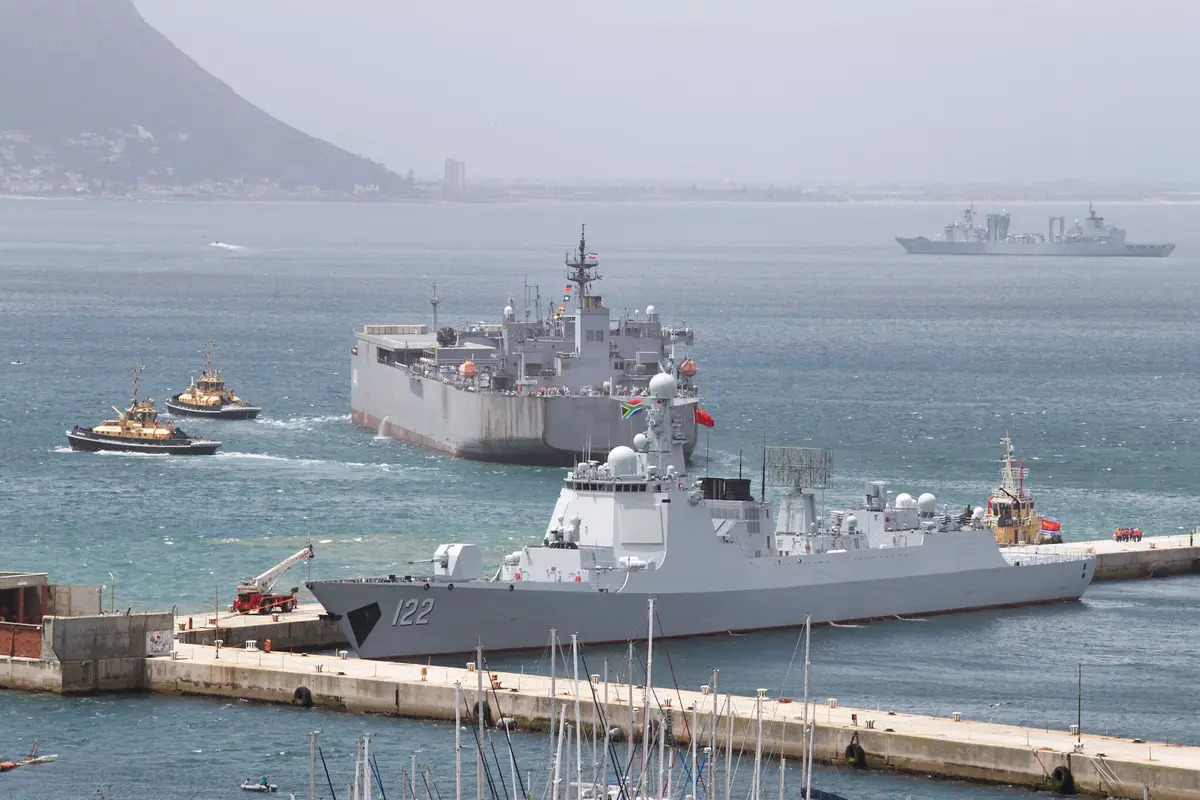 Afrique du Sud : quatre navires chinois expulsés après avoir...