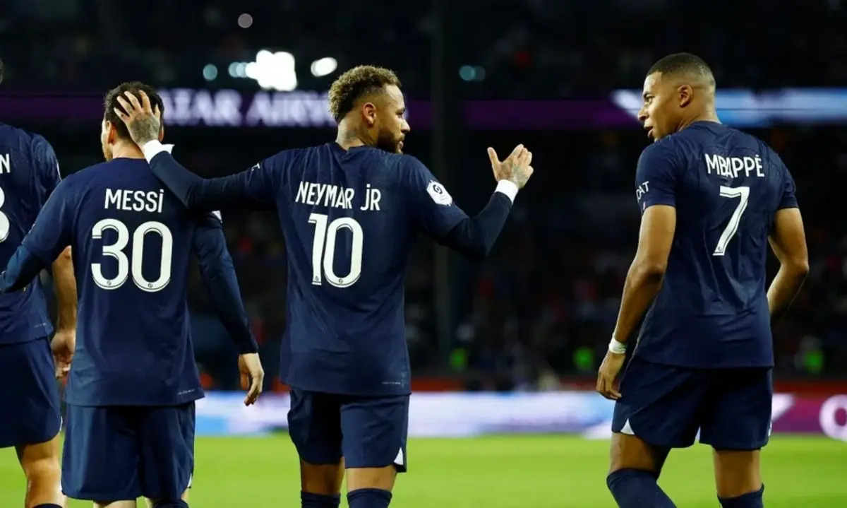 Après Marquinhos, Neymar reçoit le soutien de Kylian Mbappé