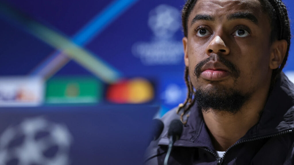 "Ce n'est pas moi qui m'occupe de ça..."; Bradley Barcola sur la fin de son contrat au PSG