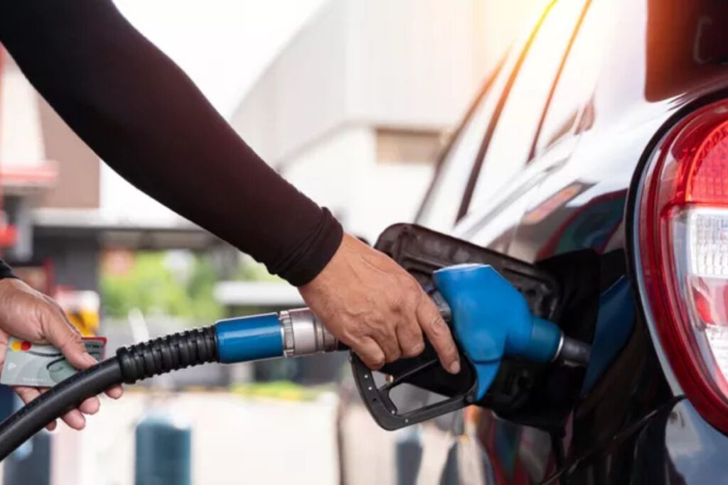 Guerre au Moyen-Orient France essence à la pompe