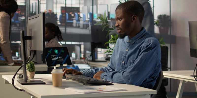 Recrutement dans l'informatique pour Amazon Web Services (AWS) (29 mars 2026)