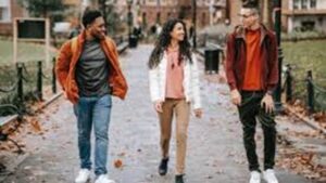 Appel à candidatures pour étudier gratuitement à l'étranger : programme de bourses ouvert aux étudiants ayant le BAC, la Licence et le Master