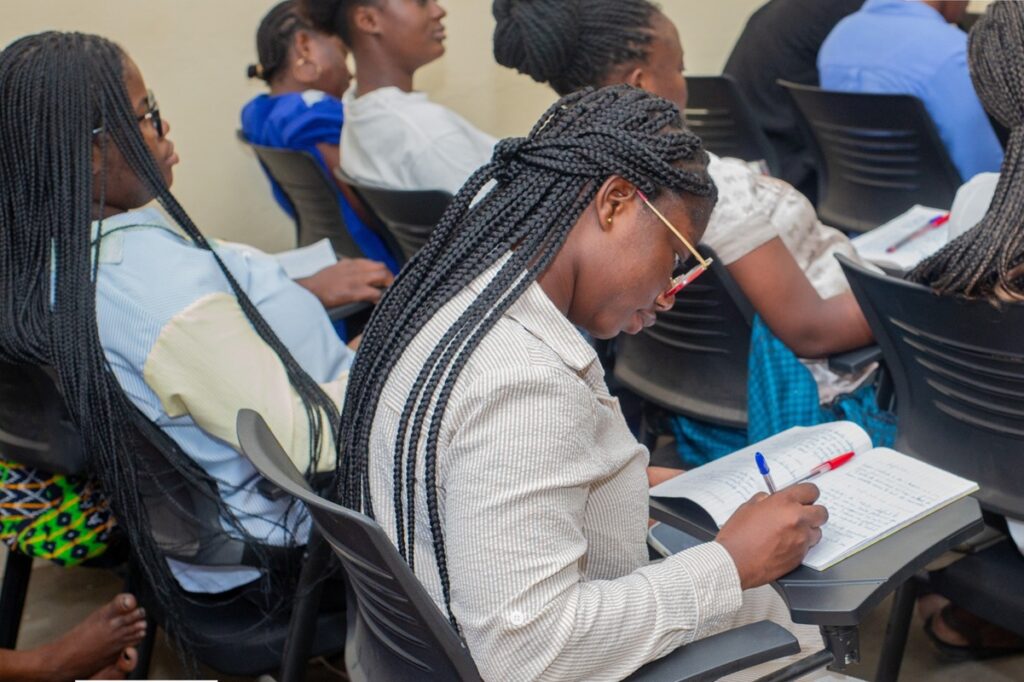 Formation gratuite de l'ONG PRO-KIDS pour décrocher un poste dans les banques