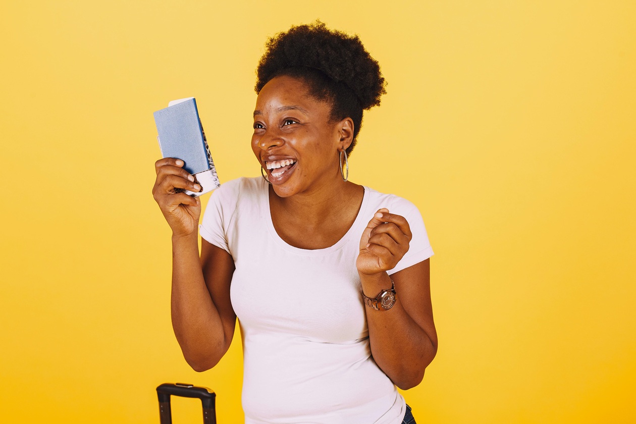 femme noire avec passeport