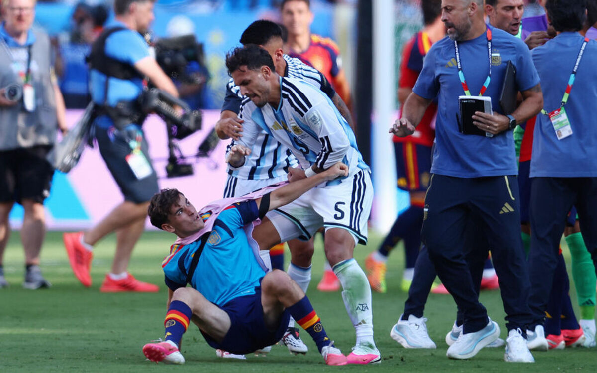 Gavi sort du silence après son embrouille avec Paredes en finale de la Coupe du monde