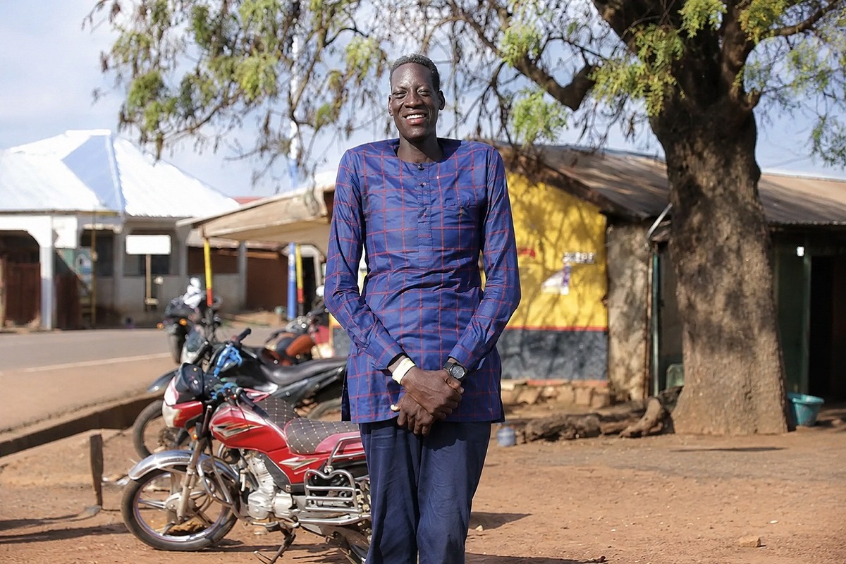 Awuche homme le plus grand Ghana