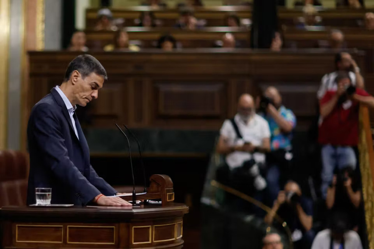 "J'ai tellement honte", le premier ministre espagnol Pedro Sanchez présente ses excuses à la France