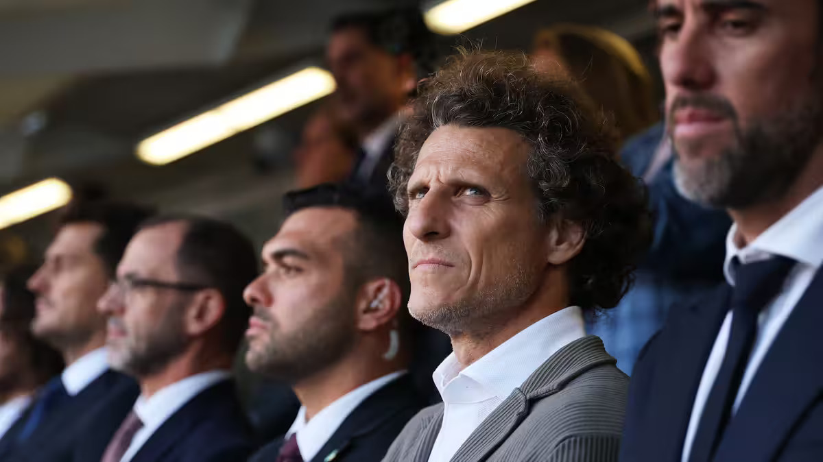 Uruguay : Diego Forlan prend la tête de la sélection après un Mondial catastrophique