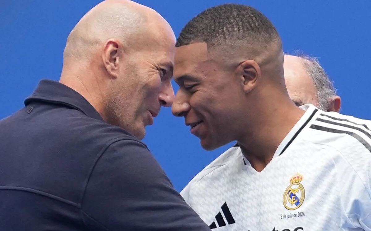 Équipe de France : Kylian Mbappé ravi de retrouver son nouveau sélectionneur Zinédine Zidane
