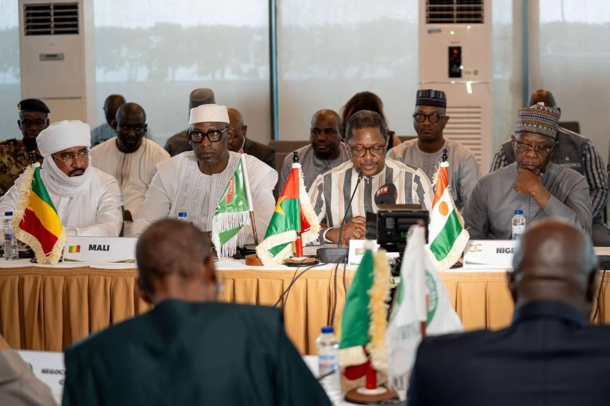 Dirigeants de la CEDEAO et de la Confédération AES réunis à Dakar le 17 octobre 2026