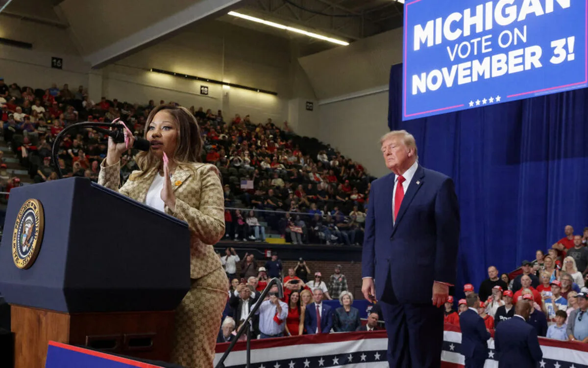 « C’est difficile à rater », Donald Trump ébahi par les fesses de Nicki Minaj